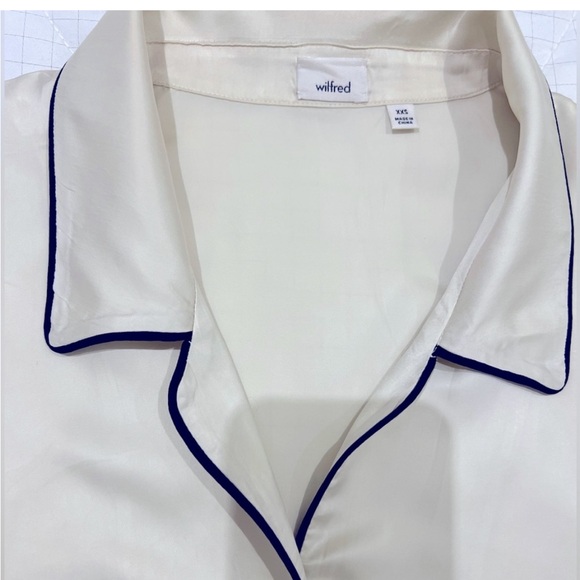 Wilfred Peaufiner Satin Blouse - Picture 2 of 5